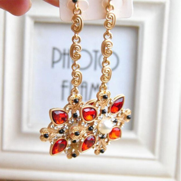 Дамски обеци с висулка от червени кристали А50