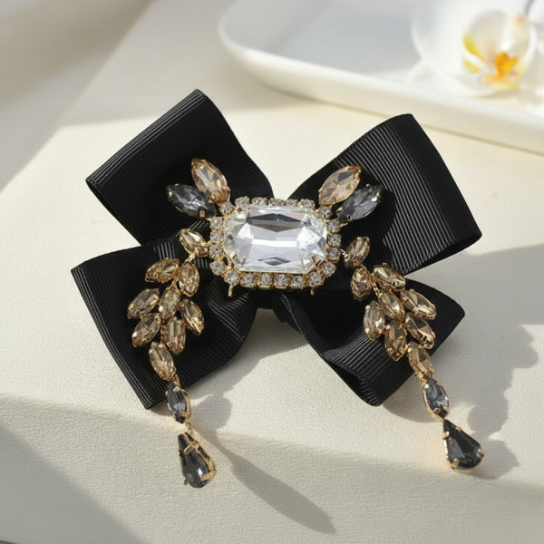 Прекрасни дамски обеци с черна панделка и кристали и брошка в същия стил А51