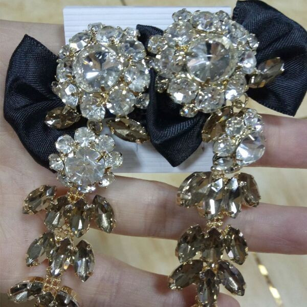 Прекрасни дамски обеци с черна панделка и кристали и брошка в същия стил А51