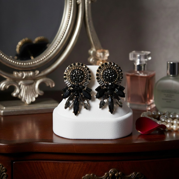 Стилни дамски обеци с кристали в три различни цвята А61