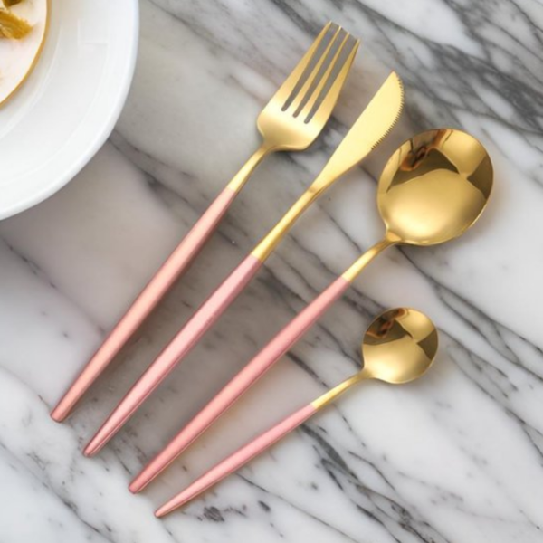 Комплект прибори за хранене от 24 части с луксозен дизайн и магнитна кутия