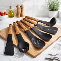 Комплект кухненски прибори 6 части с въртяща се стойка Cheffinger – дървесна визия, практичен и стилен дизайн