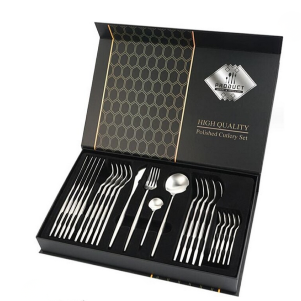 Комплект прибори за хранене в сребрист цвят от 24 части с луксозен дизайн и магнитна кутия