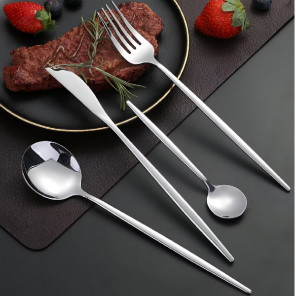 Комплект прибори за хранене в сребрист цвят от 24 части с луксозен дизайн и магнитна кутия 1