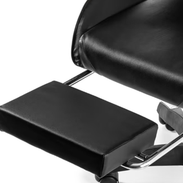 Черен геймърски стол с прибираща се поставка за крака – максимален комфорт при дълги часове игра 8