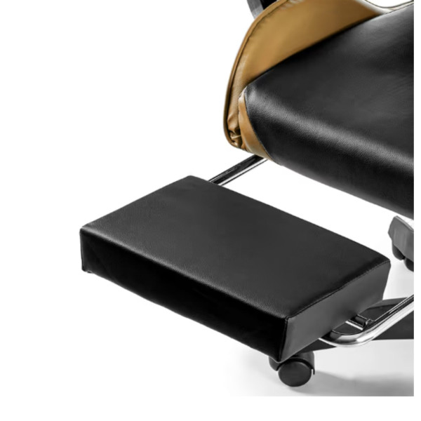 Черен геймърски стол с златисти акценти и разтегляема поставка за крака – луксозен комфорт без компромис 9