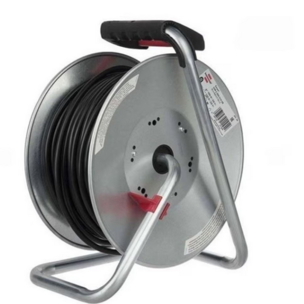 Електрически удължител с макара KraftRoyal 50m — здрава поцинкована конструкция, 4 гнезда и термична защита 5