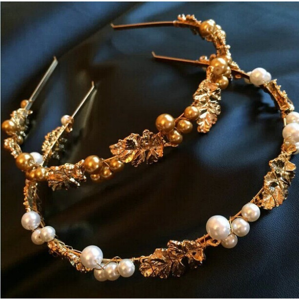 Диадема с перли в бяло или златисто F05