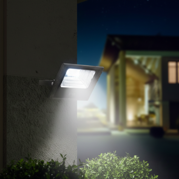 Соларен прожектор Jortan IP 66, дистанционно управление, индикатор за батерията