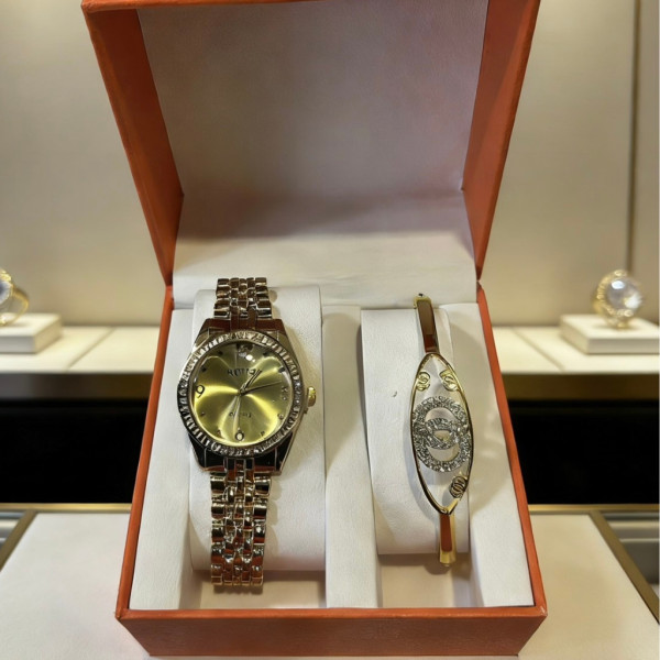 Елегантен дамски комплект: Часовник със златна верижка и камъни + гривна