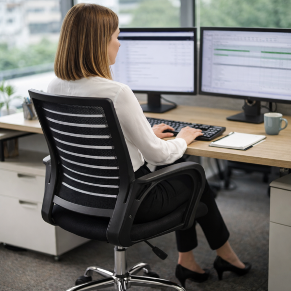 Въртящ се офис стол - регулируема височина и ергономични подлакътници 1