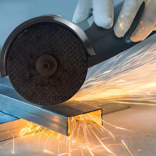 Безчетков ъглошлайф 12V - прецизно рязане и шлайфане 3