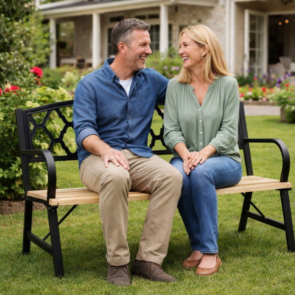 Елегантна градинска пейка – стил и комфорт за вашата градина