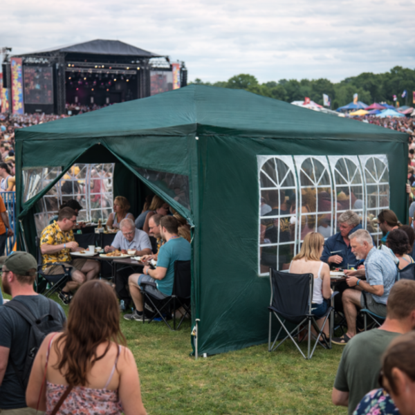 Просторна градинска шатра - стабилна конструкция и водоустойчива рамка