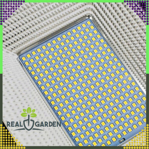 Мощна соларна улична лампа IP67 с дистанционно и стойка – 200W (247 LED) / 300W (299 LED)