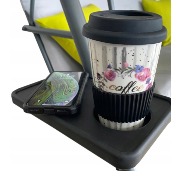 Градинска люлка A-Type със зелени възглавници и поставки за напитки - елегантност и комфорт