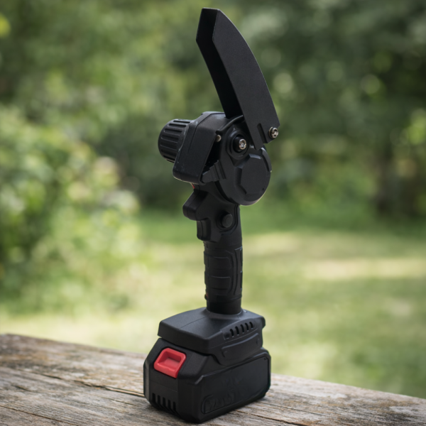 Акумулаторен мини трион 48V с 2 батерии и куфар 5