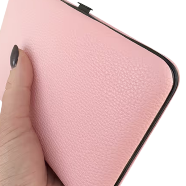 Комплект за маникюр от 18 части в елегантен розов калъф