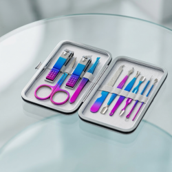 Комплект за маникюр от 10 части в елегантен син калъф с матово покритие