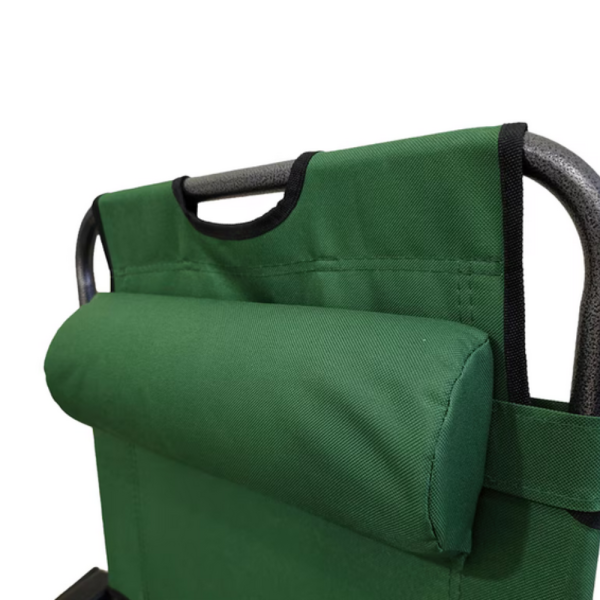 Сгъваем зелен шезлонг с възглавница - комфорт и релакс