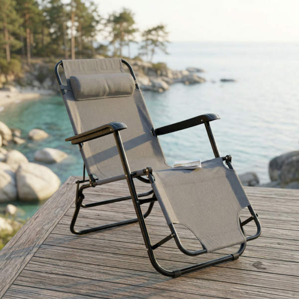 Сгъваем сив шезлонг с възглавница - стилен и функционален