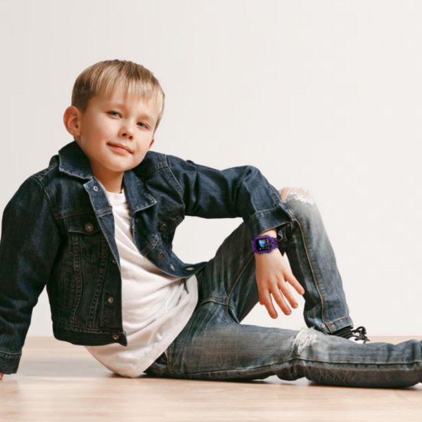 Детски Smart часовник с камера и фенерче – снимай, забавлявай се и бъди в безопасност по всяко време