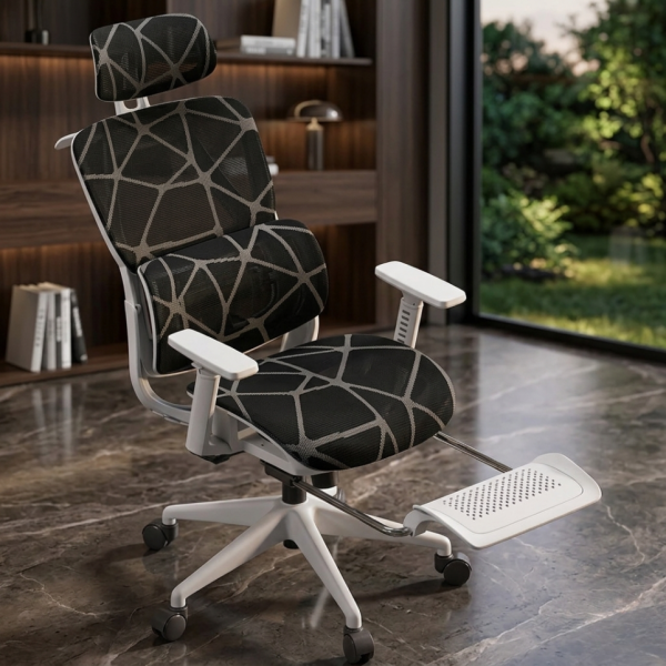 Ергономичен бял офис стол с 3D лумбална опора и наклон 145° – максимален комфорт за работа и гейминг