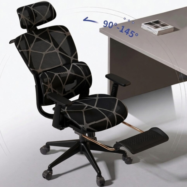 Ергономичен черен офис стол с 3D лумбална опора и наклон 145° – максимален комфорт за работа и гейминг