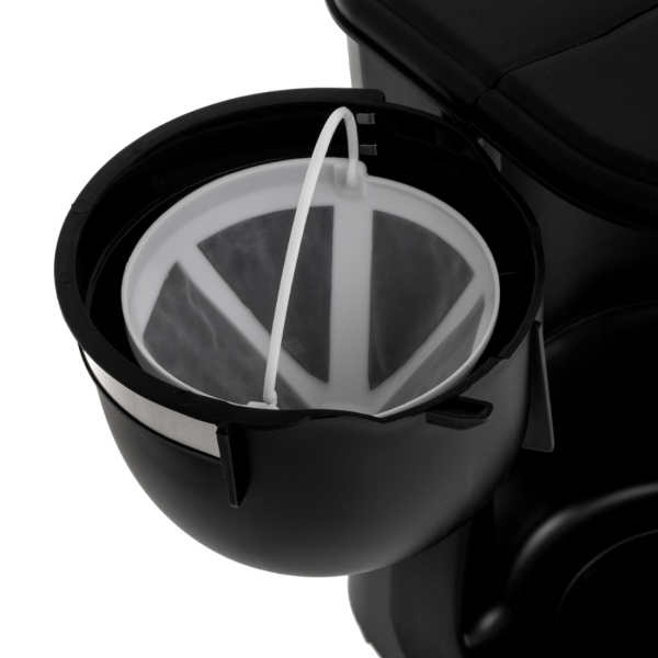 Компактна черна кафеварка 600W – 0.6L, поддържане на топлина и антикапкова система