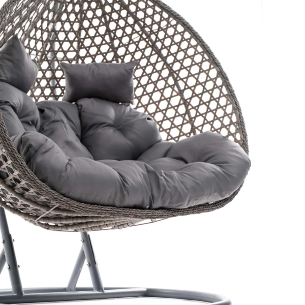 Двойна висяща ратанова люлка тип пашкул с метална рамка и възглавница – стил и комфорт до 200 кг