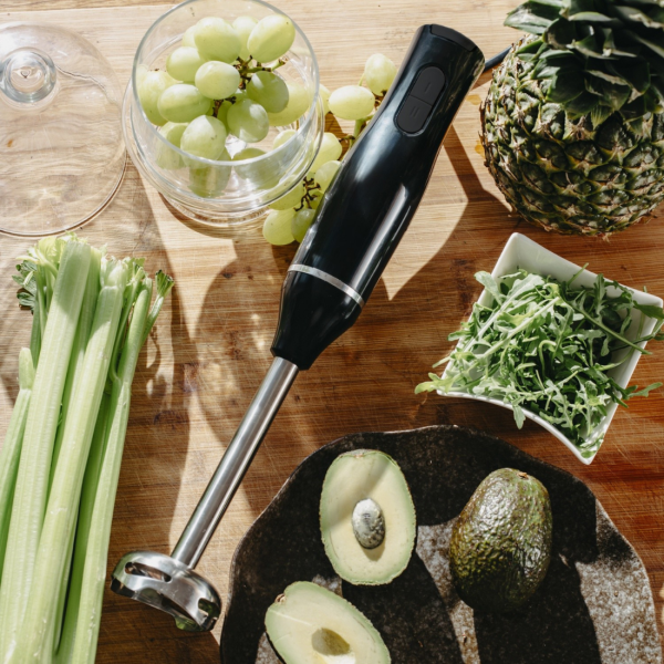 Ръчен черен блендер 800W с чопър, бъркалка и мерителна кана – мултифункционален кухненски помощник