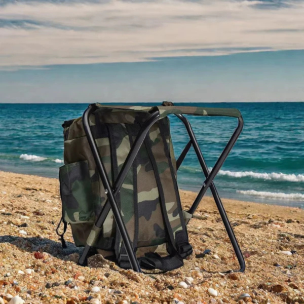 Камуфлажна раница-табуретка 2 в 1 – Удобство и практичност за къмпинг, риболов и туризъм