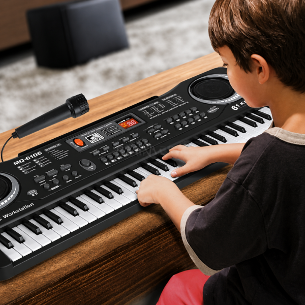 Детско електронно пиано с 61 клавиша, микрофон и адаптер – 16 тона, 10 ритъма и режим на обучение
