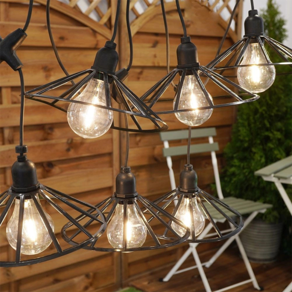 Градинска гирлянда 5.5 м с 6 декоративни LED крушки и метални абажури - Таймер, IP44, за балкон, тераса и градина
