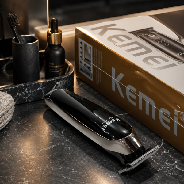 Професионална машинка Kemei KM-1571 - За коса и брада с LCD дисплей, USB Type-C, 7000 RPM и до 270 минути работа 3