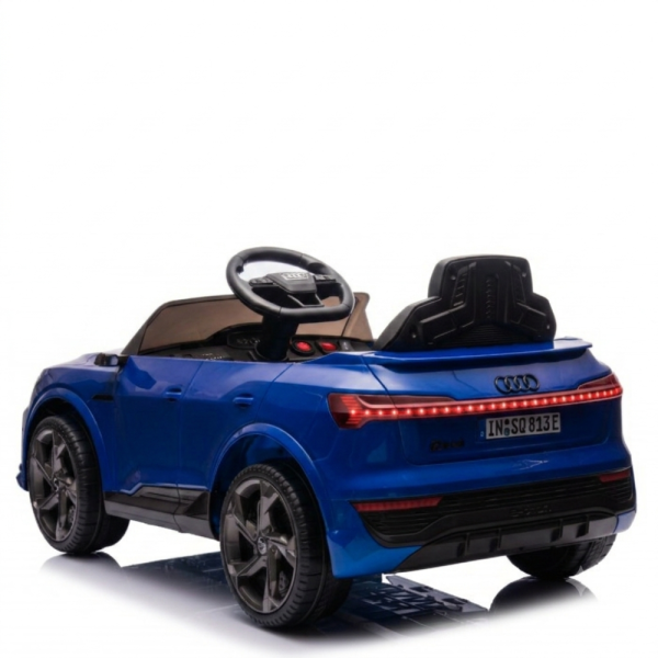 Детска акумулаторна кола Audi RS Q8 12V - Дистанционно управление, музика, LED светлини и амортисьори – синя 5