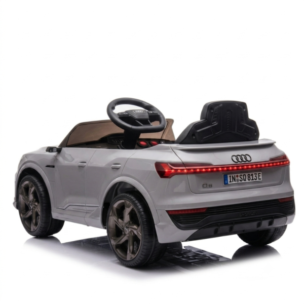 Детска акумулаторна кола Audi RS Q8 12V - Дистанционно управление, музика, LED светлини и амортисьори – сива
