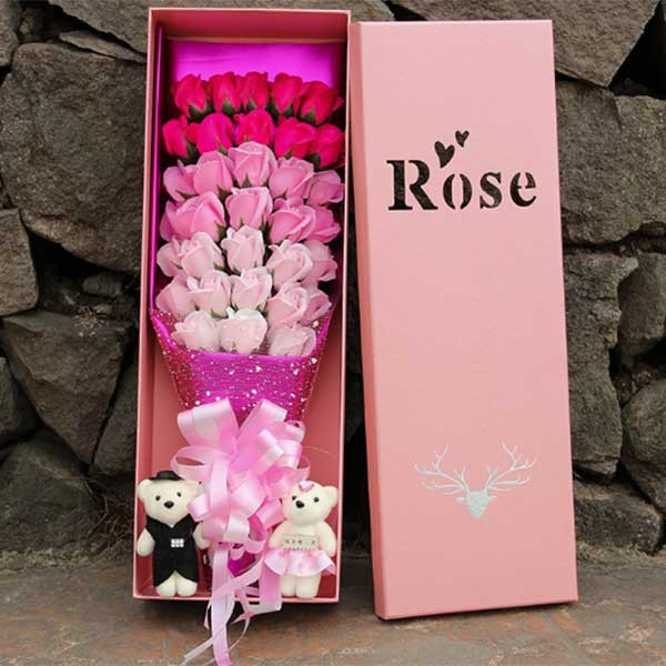 Букет от рози в преливащи се цветове направени от сапун BUKET33B