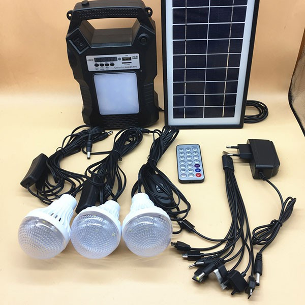 Прожектор GDPLUS със соларен панел за градината с USB и Bluetooth SOLAR8060