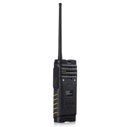 Мобилен телефон и радиостанция в едно със защита от прах, вода и удар iOutdoor T2 10
