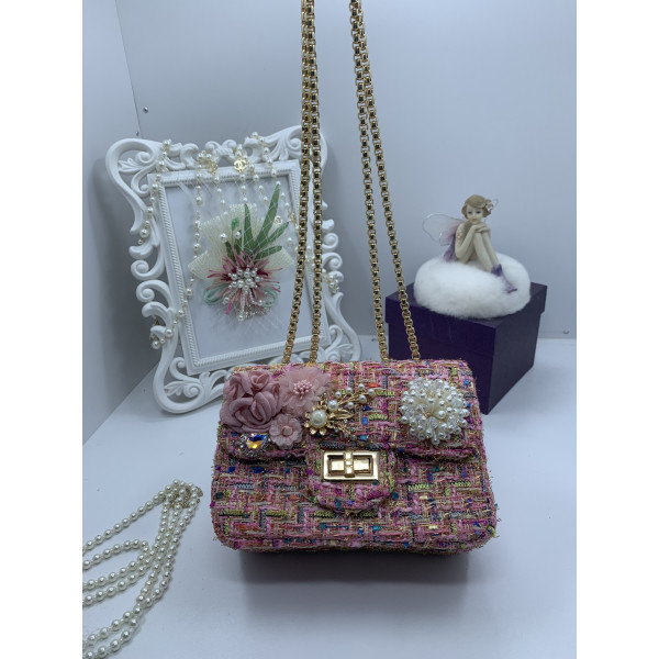 Кокетна розова дамска чантичка декорирана с цветя и перли ZSB-S-3