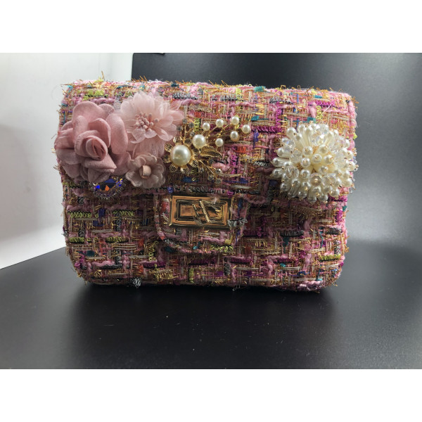 Кокетна розова дамска чантичка декорирана с цветя и перли ZSB-S-3 9