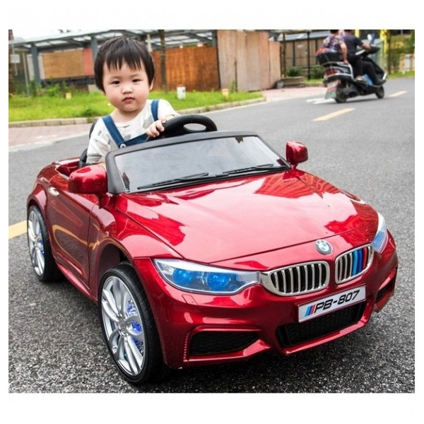 Детска кола с акумулаторна батерия реплика на BMW 4