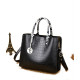 Стилна и елегантна кожена чанта с крокодилски релеф в комплект с портфейл BAG87 4