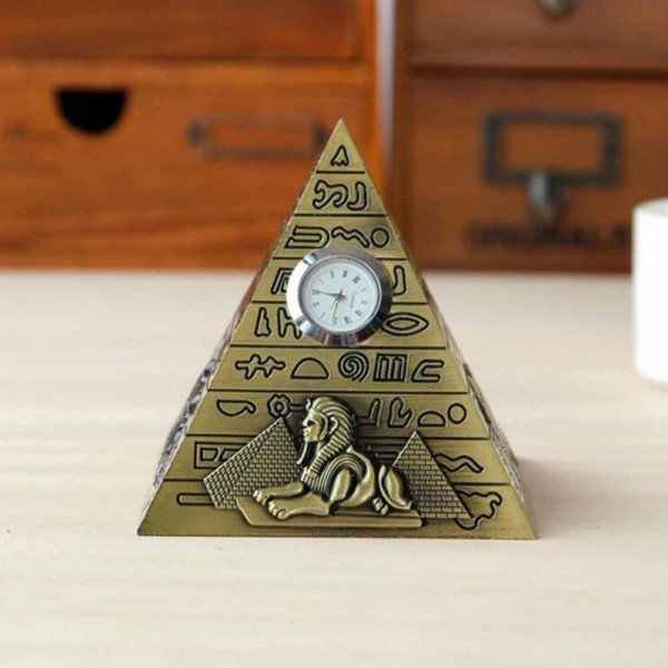 Часовник Пирамида 2