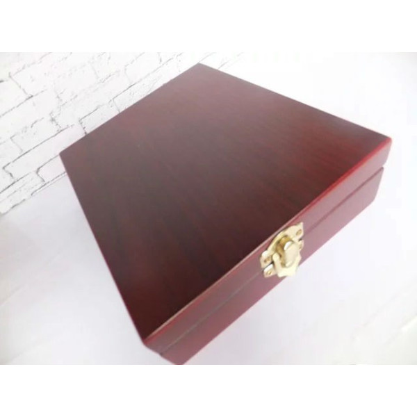 Луксозен подаръчен комплект за вино в дървена кутия 3
