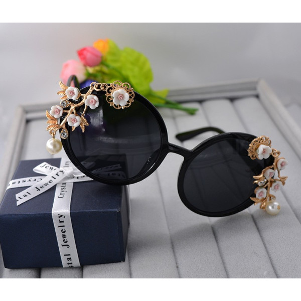 Овални слънчеви очила с богата декорация yj8