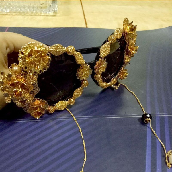 Модни големи барокови очила със златна декорация yj32