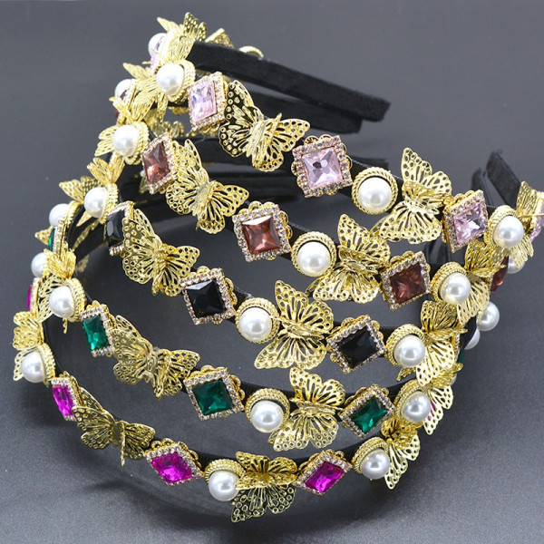 Диадема в стил Барок със златисти пеперуди, перли и цветни кристали F09