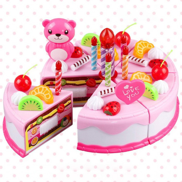 Детска играчка – торта за приятели с множество части и свещички